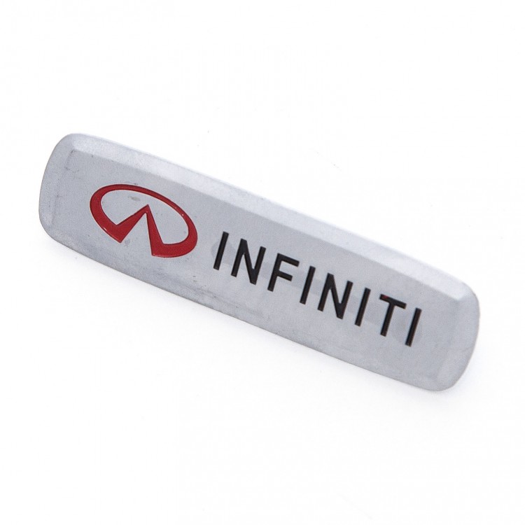 Шильдик Infiniti для ковров и органайзеров